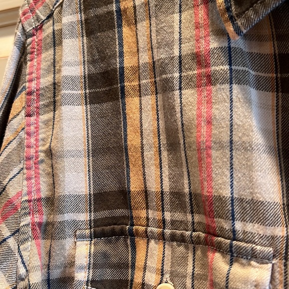 Like new Eddie Bauer light weight soft flannel shirt - Picture 5 of 5